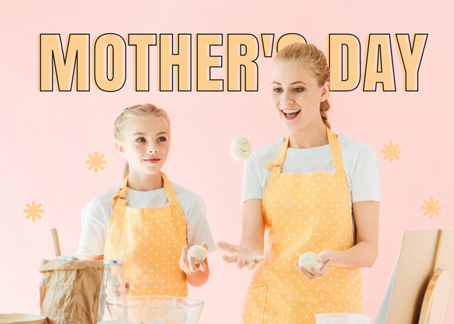 Ontwerpsjabloon van Postcard 5x7in van Mom and Daughter cooking on Mother's Day