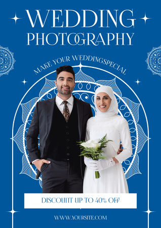 Esküvői fotózási szolgáltatások hirdetése boldog muszlim párral Poster tervezősablon