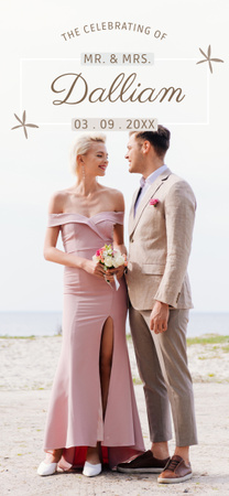 Plantilla de diseño de anuncio de boda con feliz pareja en la playa Snapchat Geofilter 