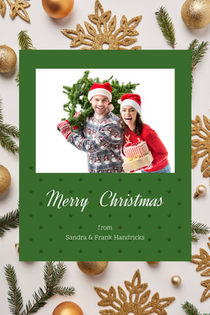 Szablon projektu Osobiste życzenia świąteczne od pary z dekoracjami Postcard 4x6in Vertical