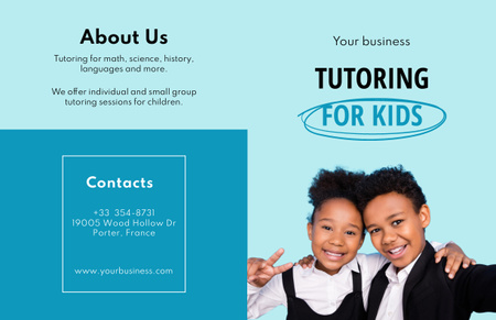 Oferta de serviços de tutor com crianças sorridentes Brochure 11x17in Bi-fold Modelo de Design