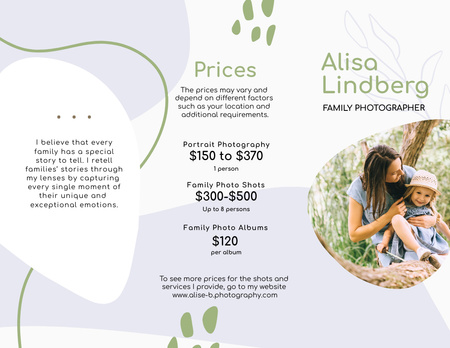 Family Photographer Offer with Happy Parents and Kids in field Brochure 8.5x11in Z-fold Modelo de Design