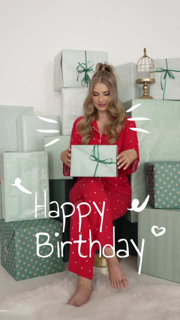Modèle de visuel Lots Of Gifts And Congrats On Birthday - TikTok Video