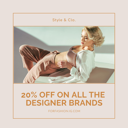 Female Fashion Clothes Sale Instagram tervezősablon