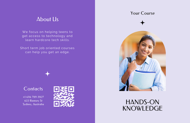 Modèle de visuel Tech Courses Ad with Woman Student - Brochure 11x17in Bi-fold