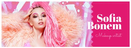jovem mulher brilhante com cabelo rosa Facebook cover Modelo de Design