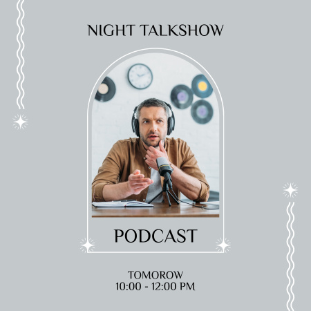 Éjszakai talkshow hirdetés hangszóróval Podcast Cover tervezősablon