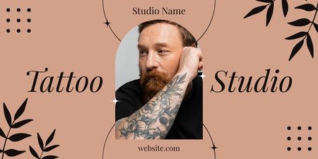 Designvorlage Tattoo-Studio-Service-Angebot mit floralen Zweigen für Twitter
