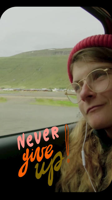 Ontwerpsjabloon van TikTok Video van Inspirational Quote with Young Girl travelling in Car