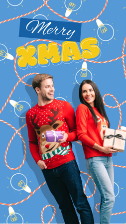 Smiling Couple with Christmas Presents Instagram Story Modelo de Design