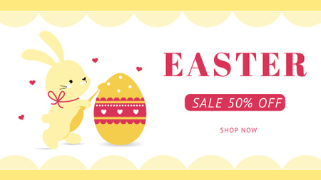 Оголошення про великодній розпродаж із зображенням милого маленького зайчика, який розписує яйце FB event cover – шаблон для дизайну