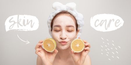 Modèle de visuel Skincare concept with Woman in face Mask - Twitter
