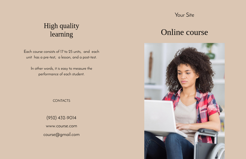 Woman is using Laptop for Online Course Brochure 11x17in Bi-foldデザインテンプレート