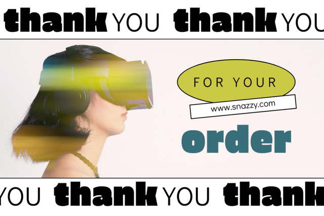 Ontwerpsjabloon van Postcard 4x6in van Woman in Virtual Reality Glasses