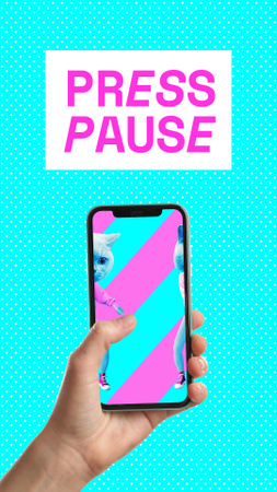Designvorlage Funny App with dancing Cats on Phone Screen für Instagram Video Story
