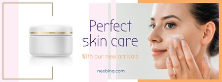 Ontwerpsjabloon van Facebook cover van Woman applying face cream