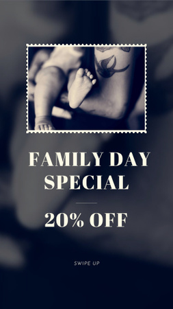 Plantilla de diseño de día de la familia oferta especial con padre sosteniendo al bebé Instagram Story 